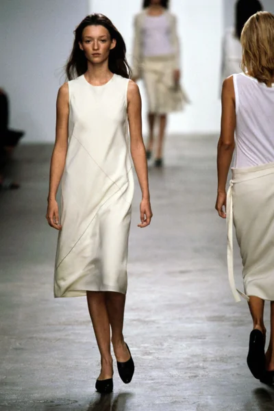 Look 3